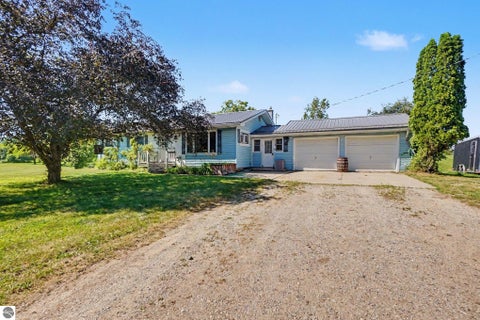 Tiny photo for 23688 4 Mile Road, Reed City, MI 49677 (MLS # 1948042)