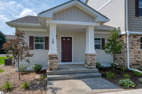 Photo of 1548 Simsbury Street #10, Traverse City, MI 49686 (MLS # 1941672)