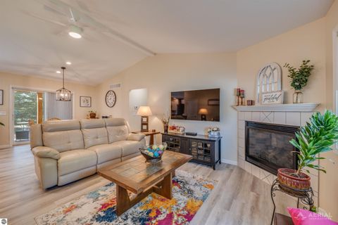 Tiny photo for 418 W River Park Drive, West Branch, MI 48661 (MLS # 1943928)