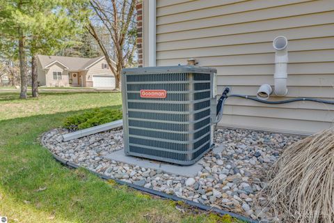 Tiny photo for 418 W River Park Drive, West Branch, MI 48661 (MLS # 1943928)