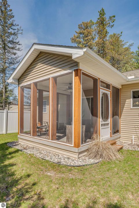 Tiny photo for 418 W River Park Drive, West Branch, MI 48661 (MLS # 1943928)