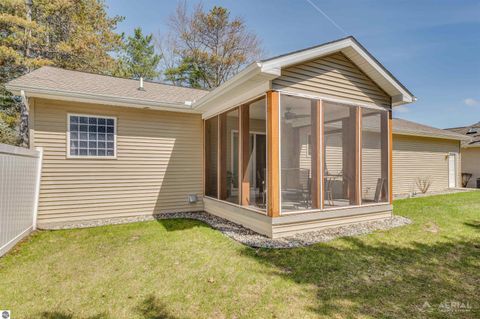 Tiny photo for 418 W River Park Drive, West Branch, MI 48661 (MLS # 1943928)