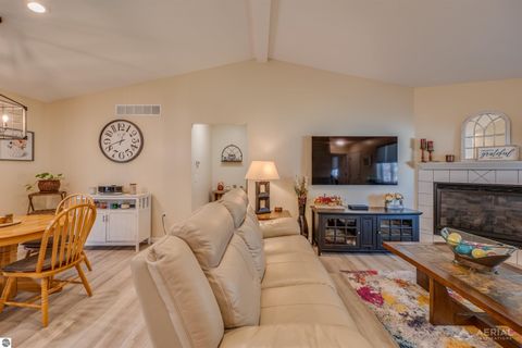 Tiny photo for 418 W River Park Drive, West Branch, MI 48661 (MLS # 1943928)