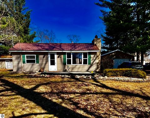 Photo of 2738 Cathy Street, Harrison, MI 48625 (MLS # 1943801)