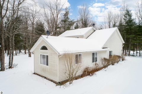 Tiny photo for 3668 W Mando Court, Coleman, MI 48618 (MLS # 1942111)