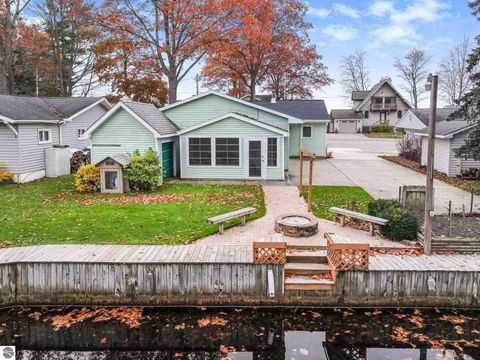 Tiny photo for 224 W Lake Drive, Cadillac, MI 49601 (MLS # 1941131)