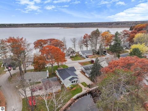 Photo of 224 W Lake Drive, Cadillac, MI 49601 (MLS # 1941131)