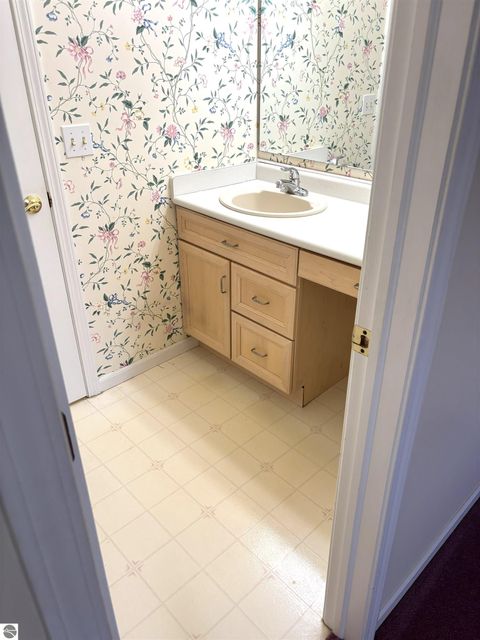 Tiny photo for 1517 E Gaylord Street #B, Mt Pleasant, MI 48858 (MLS # 1944161)