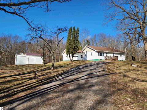 Tiny photo for 7495 E McBrides Road, Edmore, MI 48829 (MLS # 1943086)