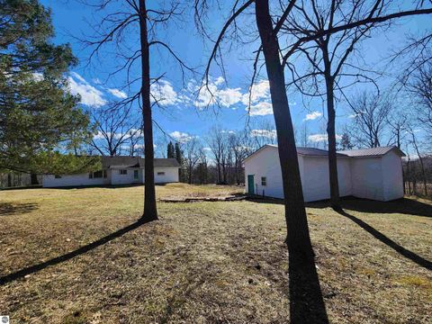 Tiny photo for 7495 E McBrides Road, Edmore, MI 48829 (MLS # 1943086)