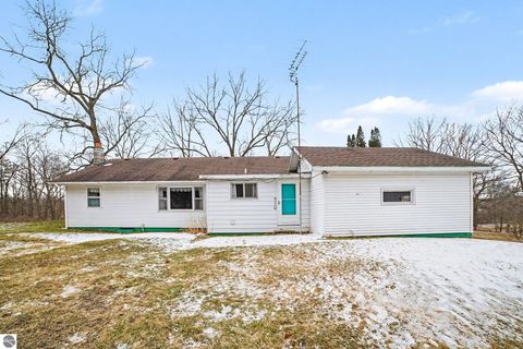 Tiny photo for 7495 E McBrides Road, Edmore, MI 48829 (MLS # 1943086)
