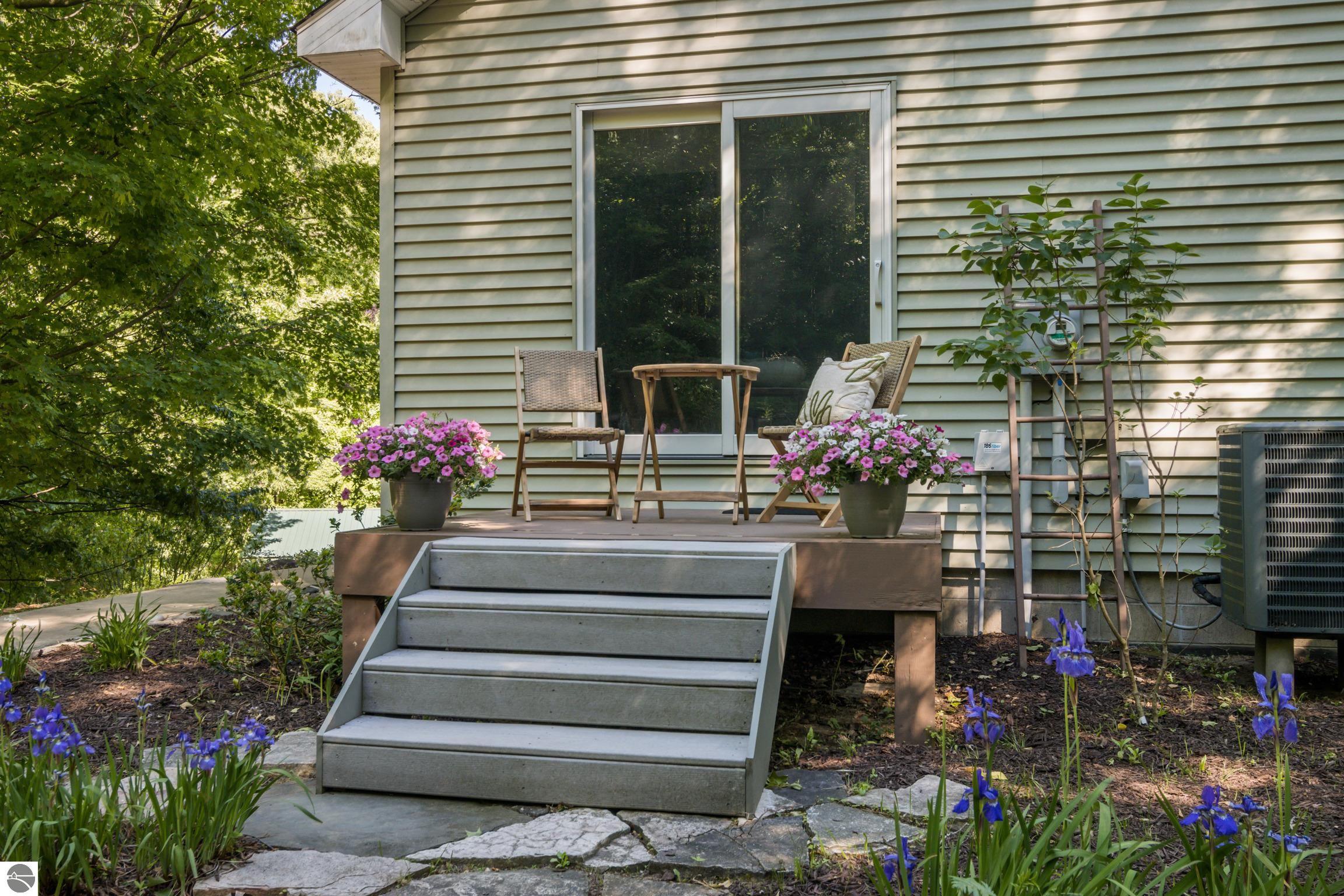 8680 NW Hutch Trail, NW - Photo 3