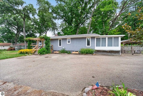Tiny photo for 172 St Marys Lake Road, Battle Creek, MI 49017 (MLS # 1949092)