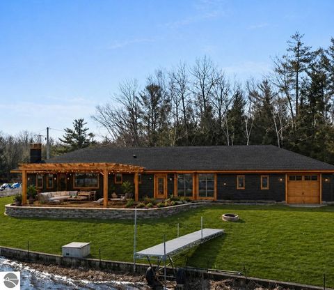 Tiny photo for 111 S Dana Trail, Lake City, MI 49651 (MLS # 1943714)