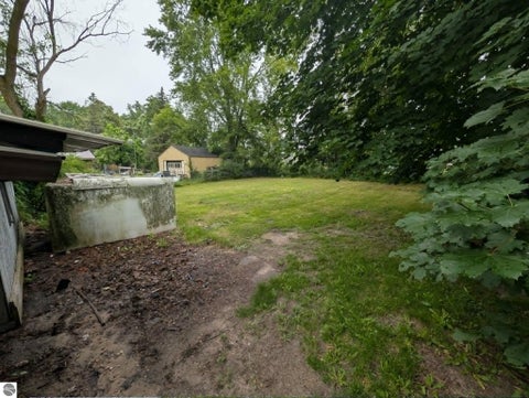 Tiny photo for 225 Valley AVE, Alma, MI 48801 (MLS # 1948017)