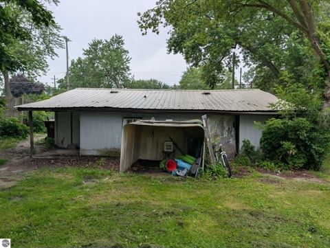 Tiny photo for 225 Valley AVE, Alma, MI 48801 (MLS # 1948017)