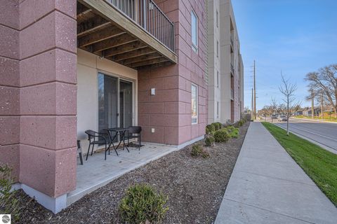 Tiny photo for 630 S Garfield Avenue #108, Traverse City, MI 49686 (MLS # 1941889)