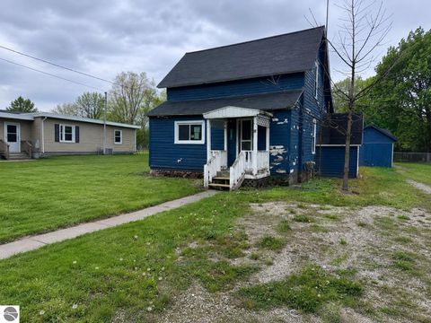 Tiny photo for 125 N Chippewa ST, Shepherd, MI 48883 (MLS # 1945690)