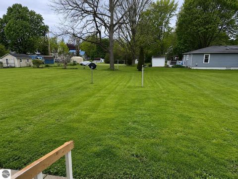 Tiny photo for 125 N Chippewa ST, Shepherd, MI 48883 (MLS # 1945690)