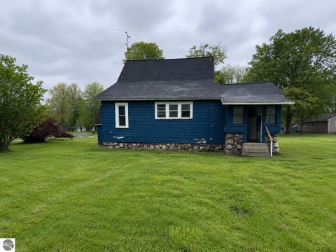 Tiny photo for 125 N Chippewa ST, Shepherd, MI 48883 (MLS # 1945690)