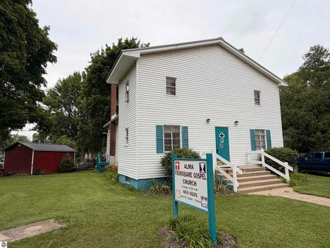Photo of 1117 Michigan Avenue, Alma, MI 48801 (MLS # 1949072)