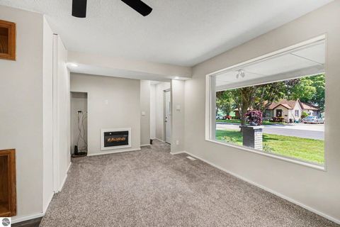 Tiny photo for 1309 Rosedale Street, Alma, MI 48801 (MLS # 1947002)