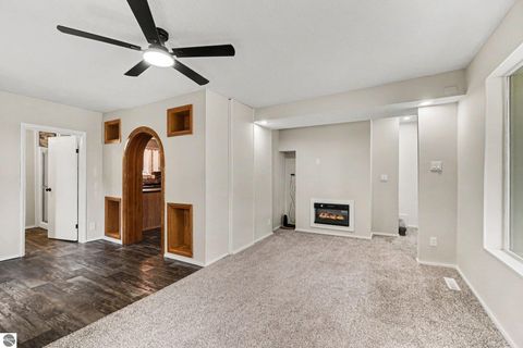 Tiny photo for 1309 Rosedale Street, Alma, MI 48801 (MLS # 1947002)