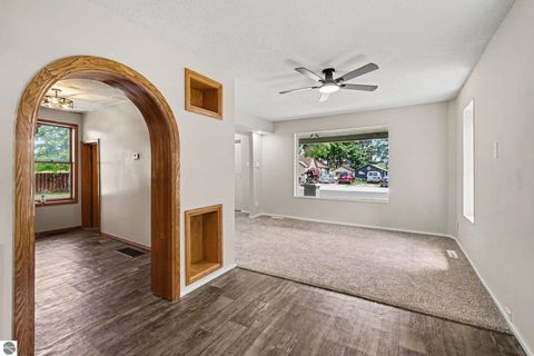 Tiny photo for 1309 Rosedale Street, Alma, MI 48801 (MLS # 1947002)