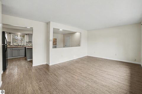 Tiny photo for 303 Orchard Avenue, Clare, MI 48617 (MLS # 1941695)