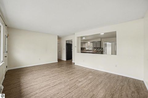 Tiny photo for 303 Orchard Avenue, Clare, MI 48617 (MLS # 1941695)