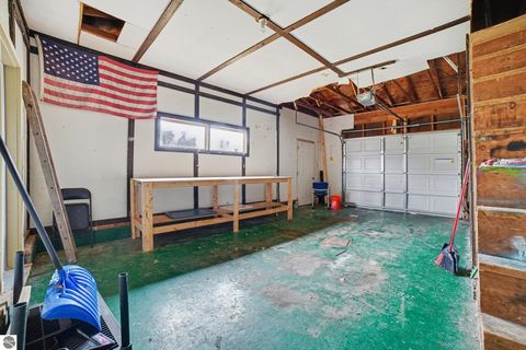 Tiny photo for 303 Orchard Avenue, Clare, MI 48617 (MLS # 1941695)