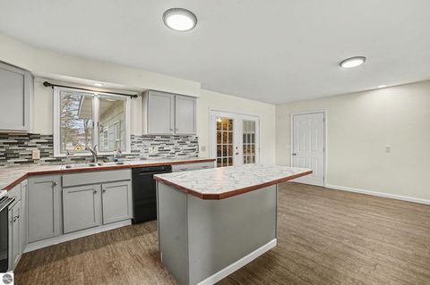 Tiny photo for 303 Orchard Avenue, Clare, MI 48617 (MLS # 1941695)