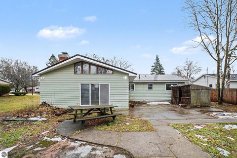 Tiny photo for 303 Orchard Avenue, Clare, MI 48617 (MLS # 1941695)
