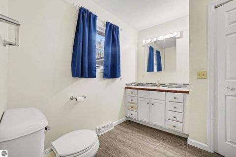 Tiny photo for 303 Orchard Avenue, Clare, MI 48617 (MLS # 1941695)