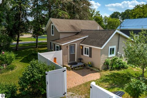 Photo of 302 Pine Street, Kalkaska, MI 49646 (MLS # 1937919)