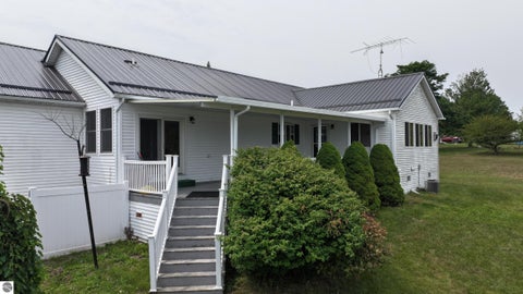 Tiny photo for 1190 Arthur RD, Remus, MI 49340 (MLS # 1949366)