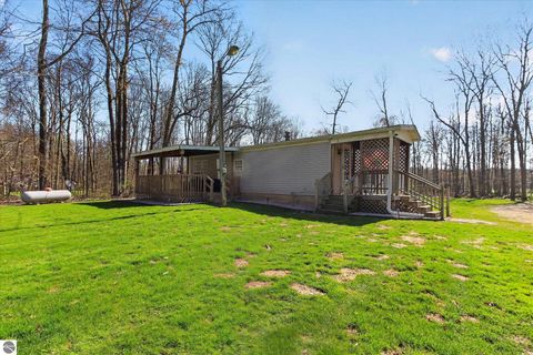 Tiny photo for 4537 N Caris Road, Edmore, MI 48829 (MLS # 1944226)