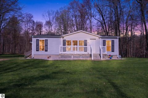 Photo of 4537 N Caris Road, Edmore, MI 48829 (MLS # 1944226)