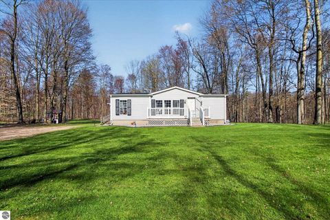 Tiny photo for 4537 N Caris Road, Edmore, MI 48829 (MLS # 1944226)