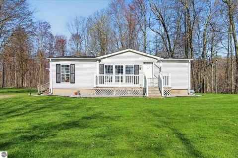 Tiny photo for 4537 N Caris Road, Edmore, MI 48829 (MLS # 1944226)