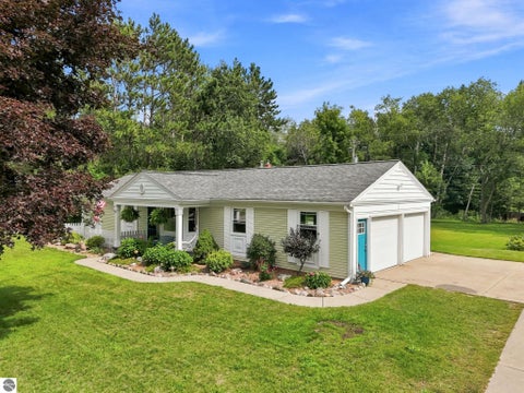 Tiny photo for 531 S Houghton Street, Lake City, MI 49651 (MLS # 1950137)