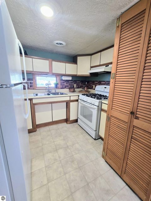 Tiny photo for 327 S Gladwin Street, Lake City, MI 49651 (MLS # 1943158)