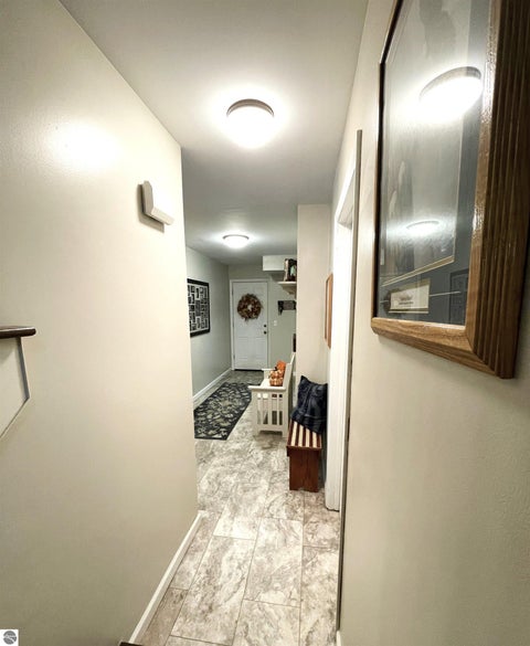 Tiny photo for 3000 Canterbury DR, Midland, MI 48642 (MLS # 1950322)