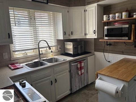 Tiny photo for 214 5th Avenue, Tawas City, MI 48763 (MLS # 1944666)