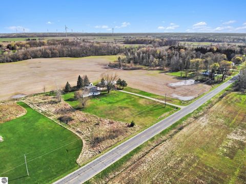 Tiny photo for 115 E River Road, Mt Pleasant, MI 48858 (MLS # 1944212)