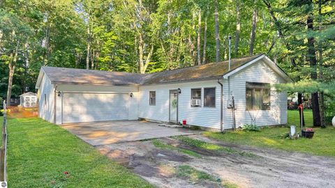 Photo of 2599 Pleasant Lake Shore Drive, Cadillac, MI 49601 (MLS # 1948039)