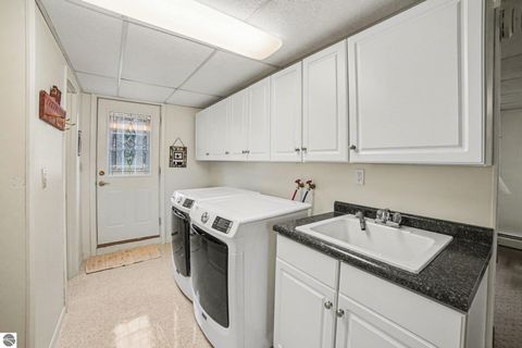 Tiny photo for 905 Iowa Street, Alma, MI 48801 (MLS # 1942910)