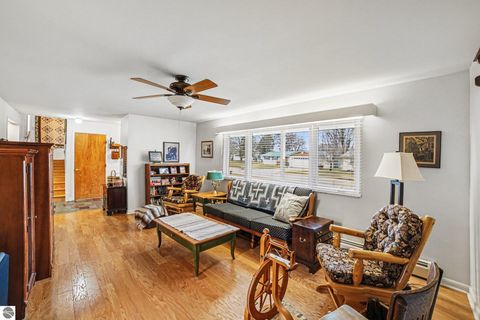 Tiny photo for 905 Iowa Street, Alma, MI 48801 (MLS # 1942910)