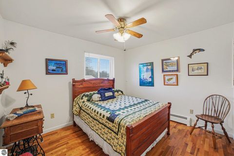 Tiny photo for 905 Iowa Street, Alma, MI 48801 (MLS # 1942910)