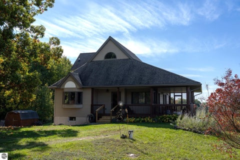 Tiny photo for 9355 W Blanchard Road, Blanchard, MI 49310 (MLS # 1951593)